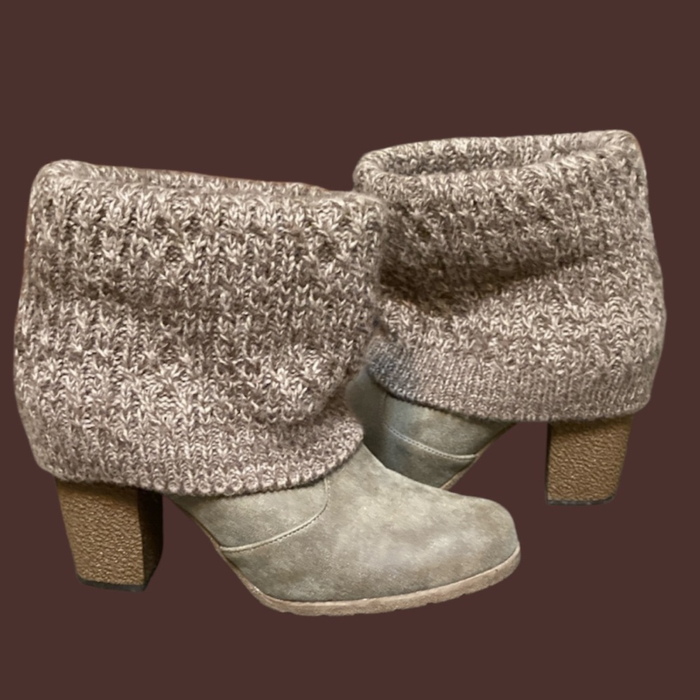 The MUK LUKS Women's Chris Boot in Taupe Size 8 EUC